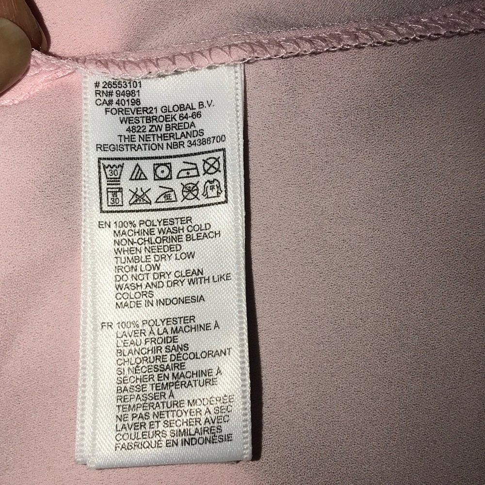 Forever 21 Sleeveless Shirt. View 6